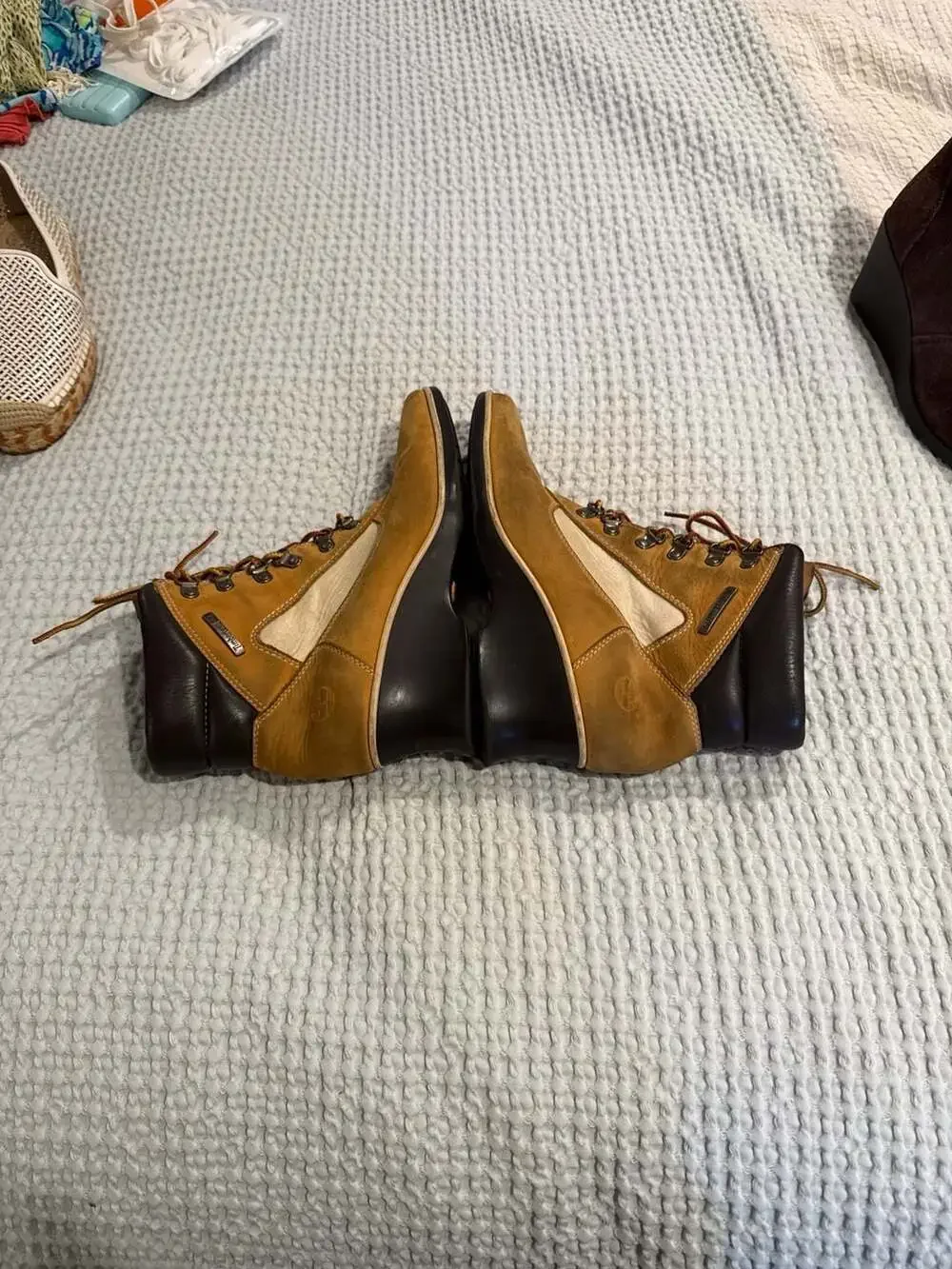 Timberland Women's Wheat Nubuck Square Toe Wedge Chukka Boots 14394